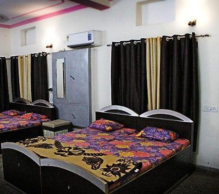Hotel Roshan Varanasi Exterior foto